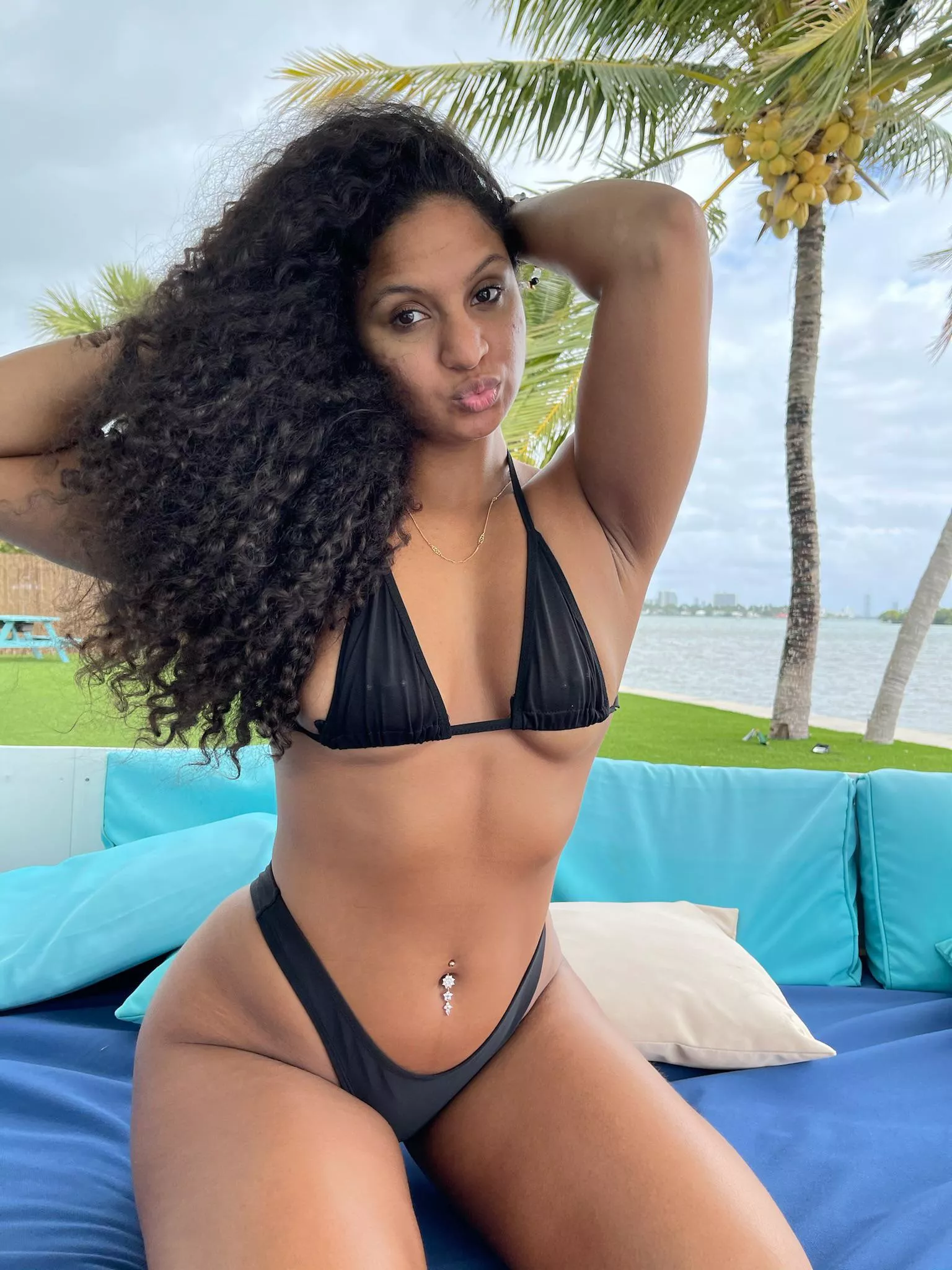 Don’t you wish you were here with me? [F] posted by Clementine-xox