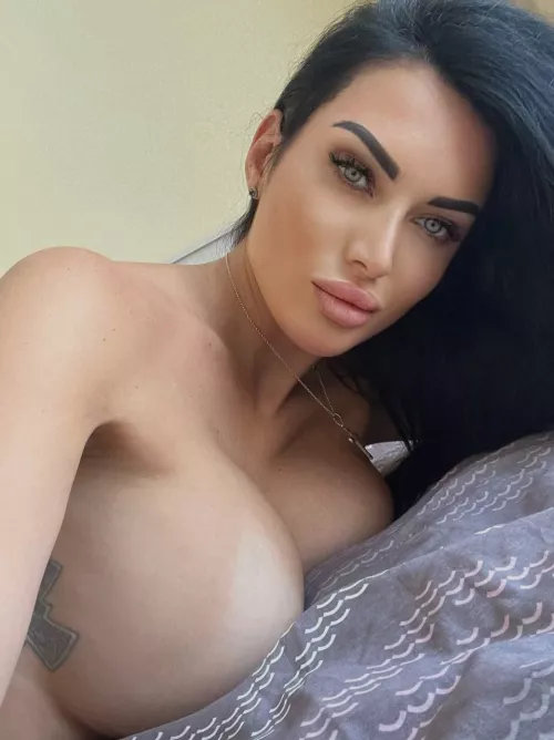 Dose of boobs for a good day by sore_hurricane