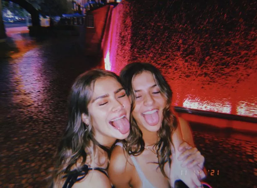 Double Trouble 👅👅 posted by fizzyjizzyy