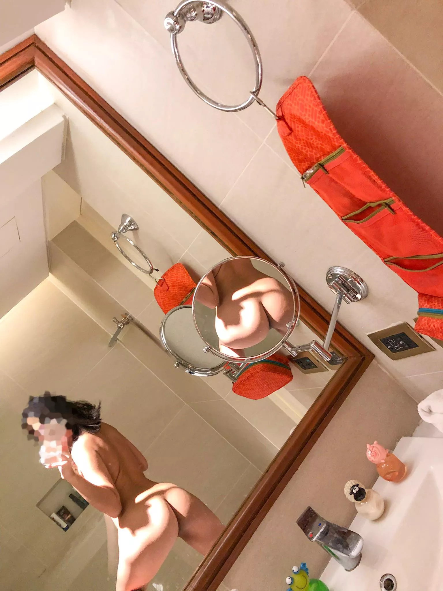 Double trouble 🤪 [f] posted by orangebangs_69