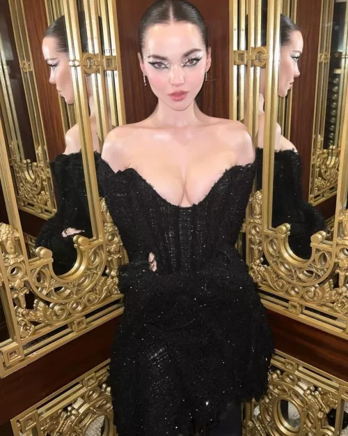 Dove Olivia Cameron by TaylorSwiftIsSexy