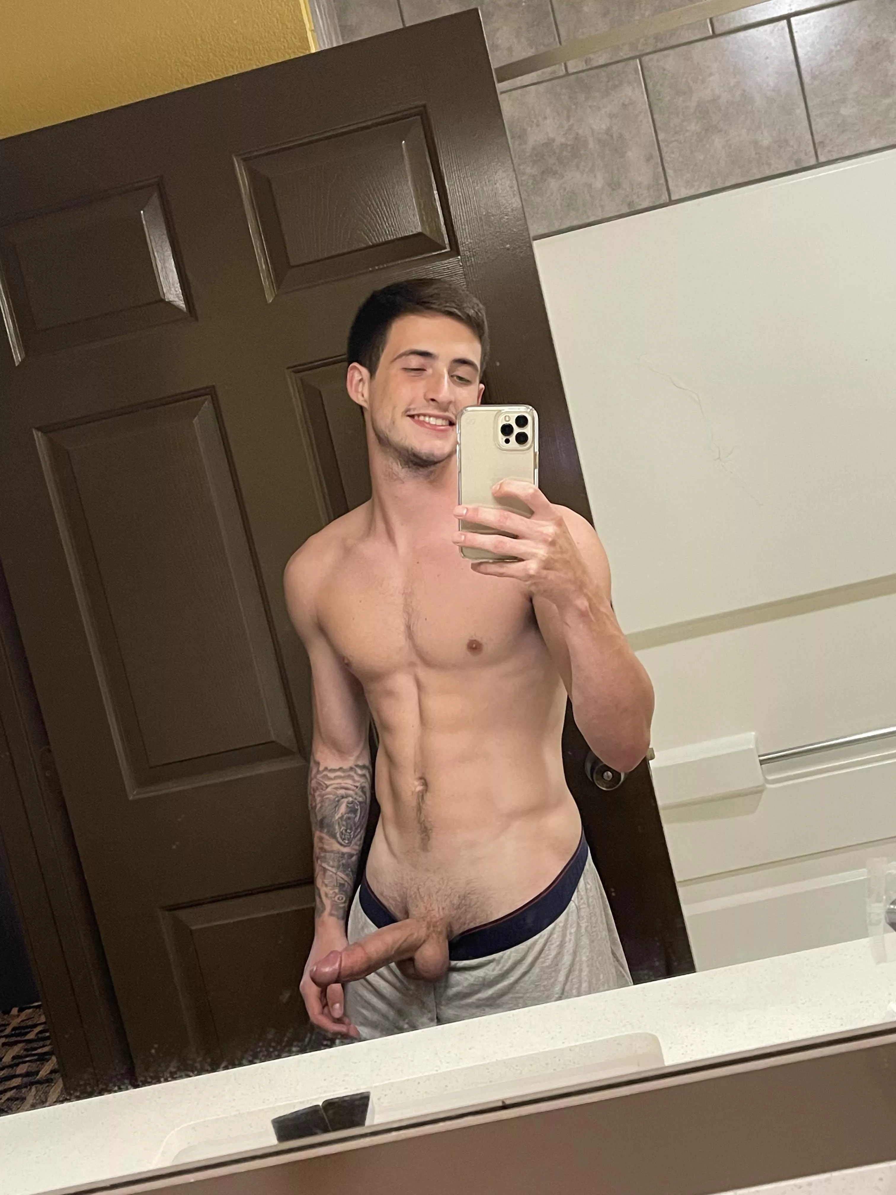 Down for friends with benefits?😁 posted by MaxPriceOF