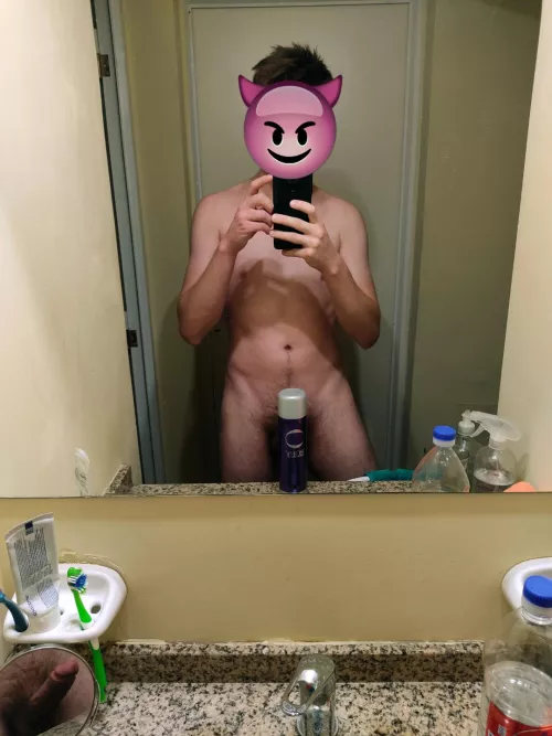 Down-left corner 😏 by italiangreeneyed