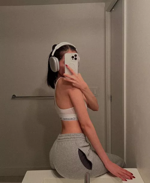 Drag me into the gym bathroom and show me the muscle nobody else can touch by urbusygf