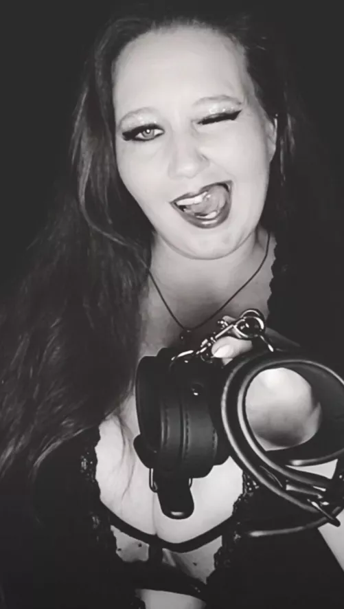 Dragons coming home. Almost Play Time!! 🖤🐉💚👸 by Dragons_Princess