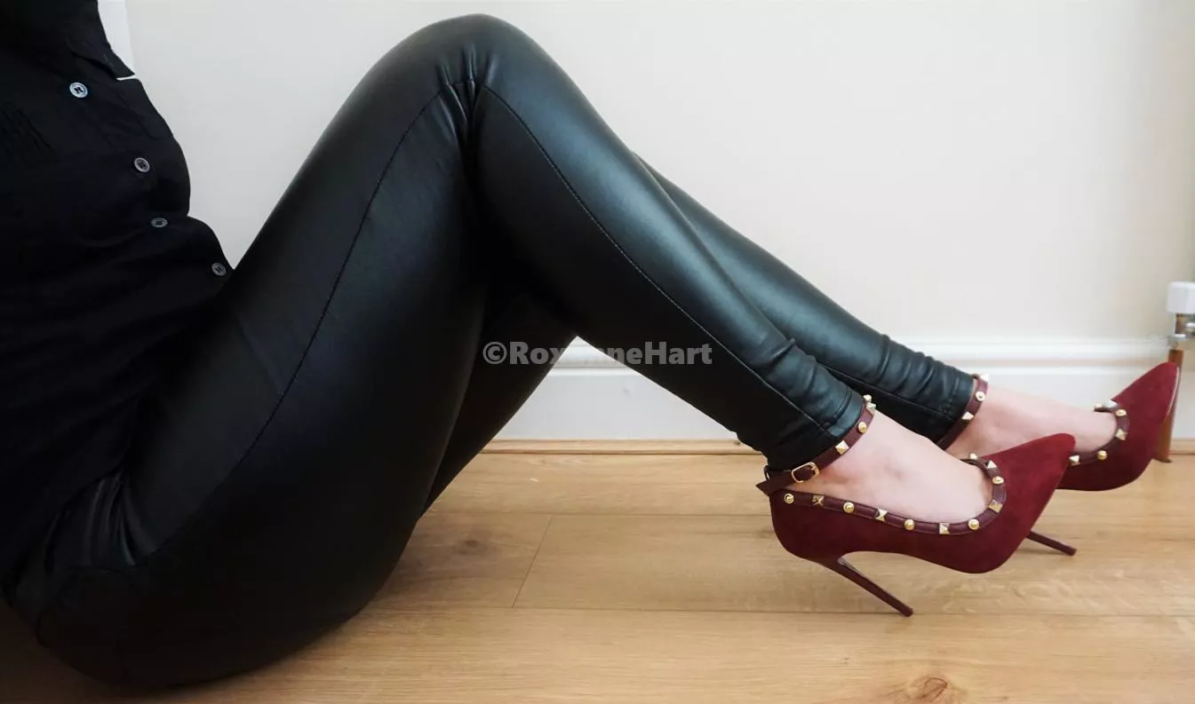 Dressed and ready for some bank holiday shopping. Love these leather leggings and heels 😍👠. posted by RoxanneHart