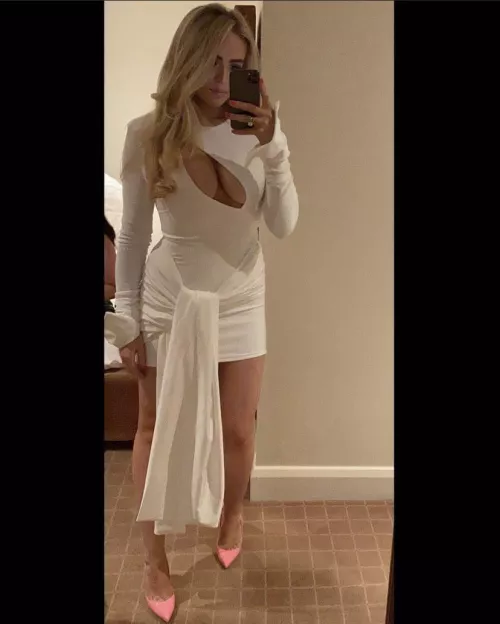 Dressed to impress 🏴󠁧󠁢󠁳󠁣󠁴󠁿 by BeautifulButt3616