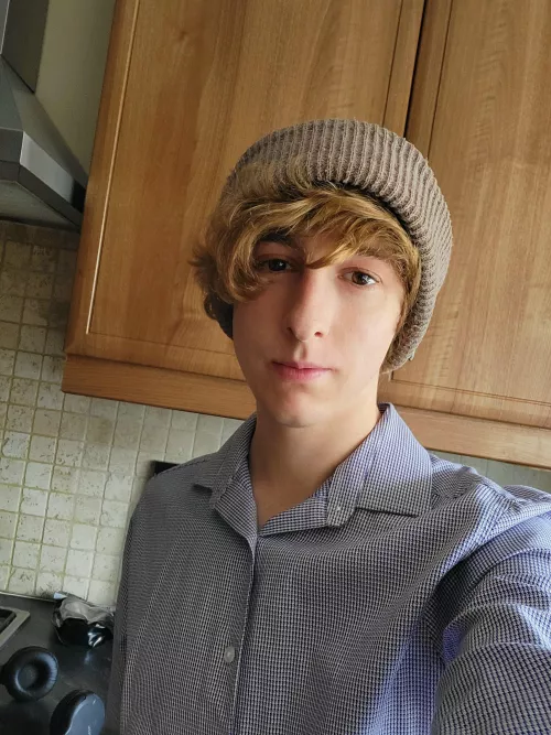 Dressing smart for my boyfriend. Do I look cute? 🥰 by Jolteon-Volt