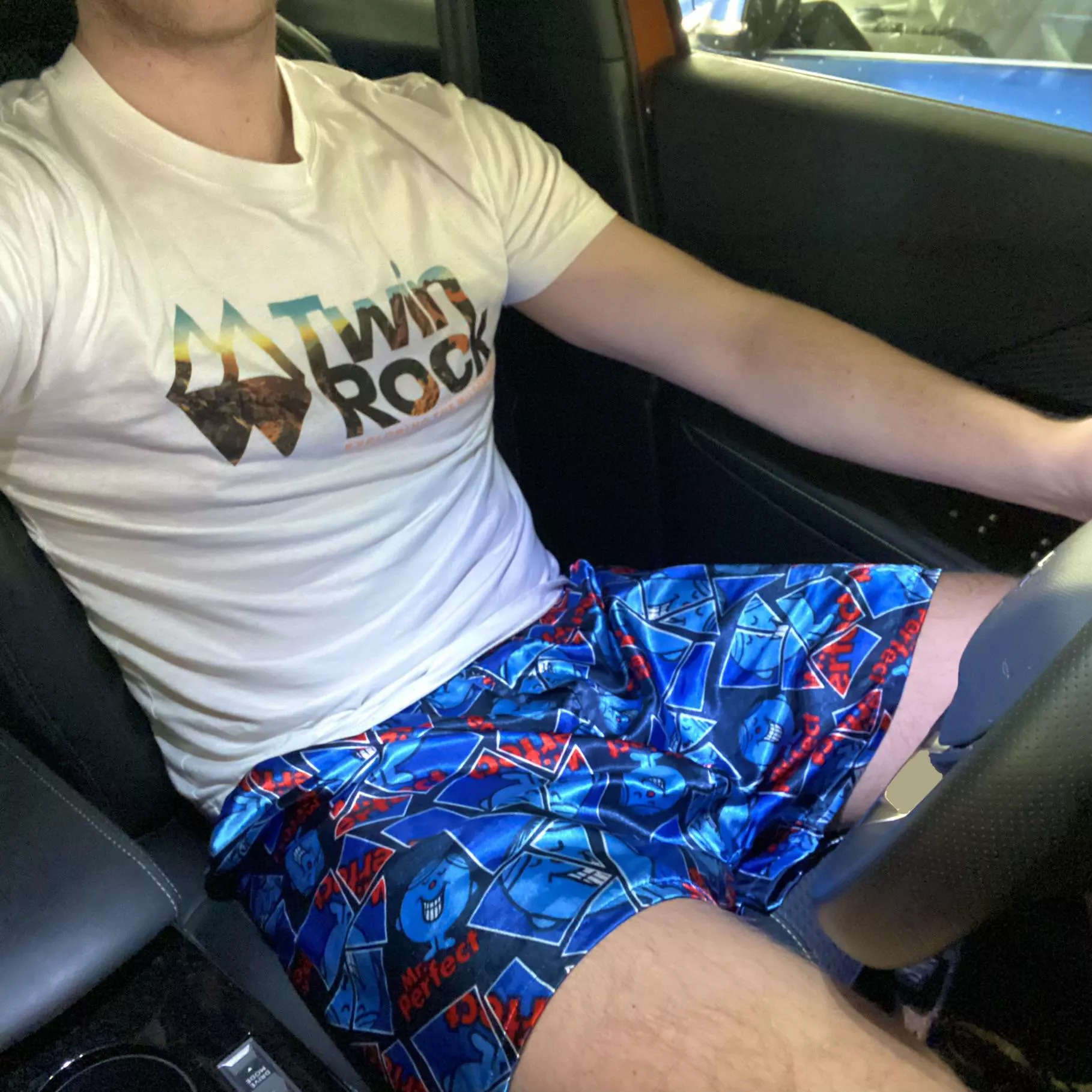 Driving only in my satin boxers 😍 posted by briefsboy27