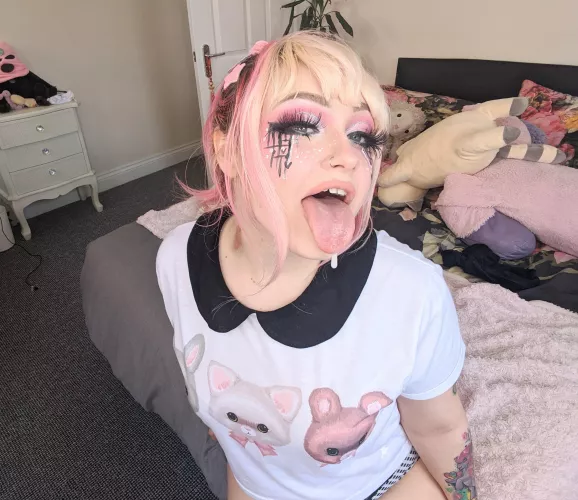 Drooly girl?? by hymnwinning