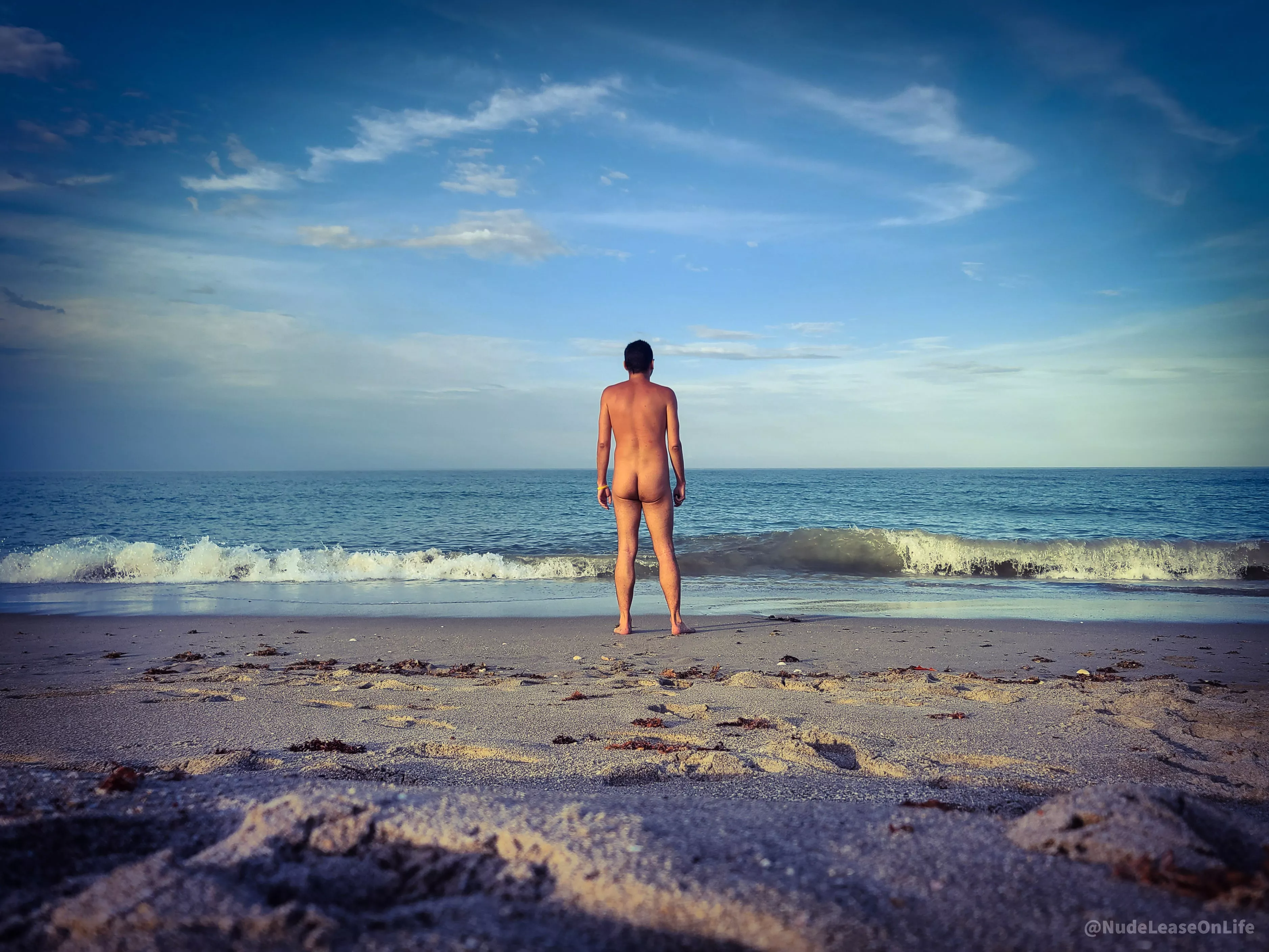 ✅ DST has arrived. 🏖️ Now take me back to the beach. 🥺 Please. posted by NudeLeaseOnLife