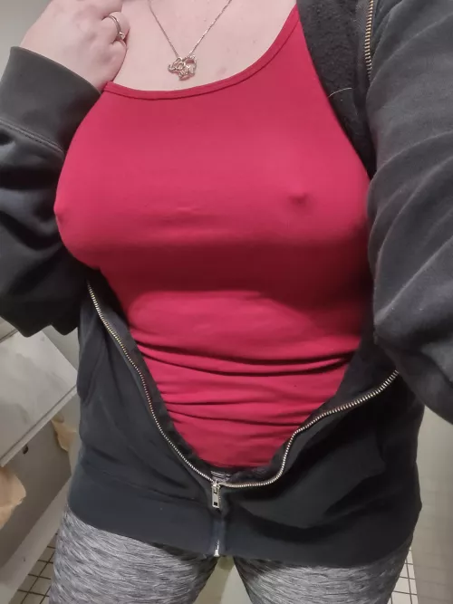 Early morning grocery shopping pokies! by misssynnn