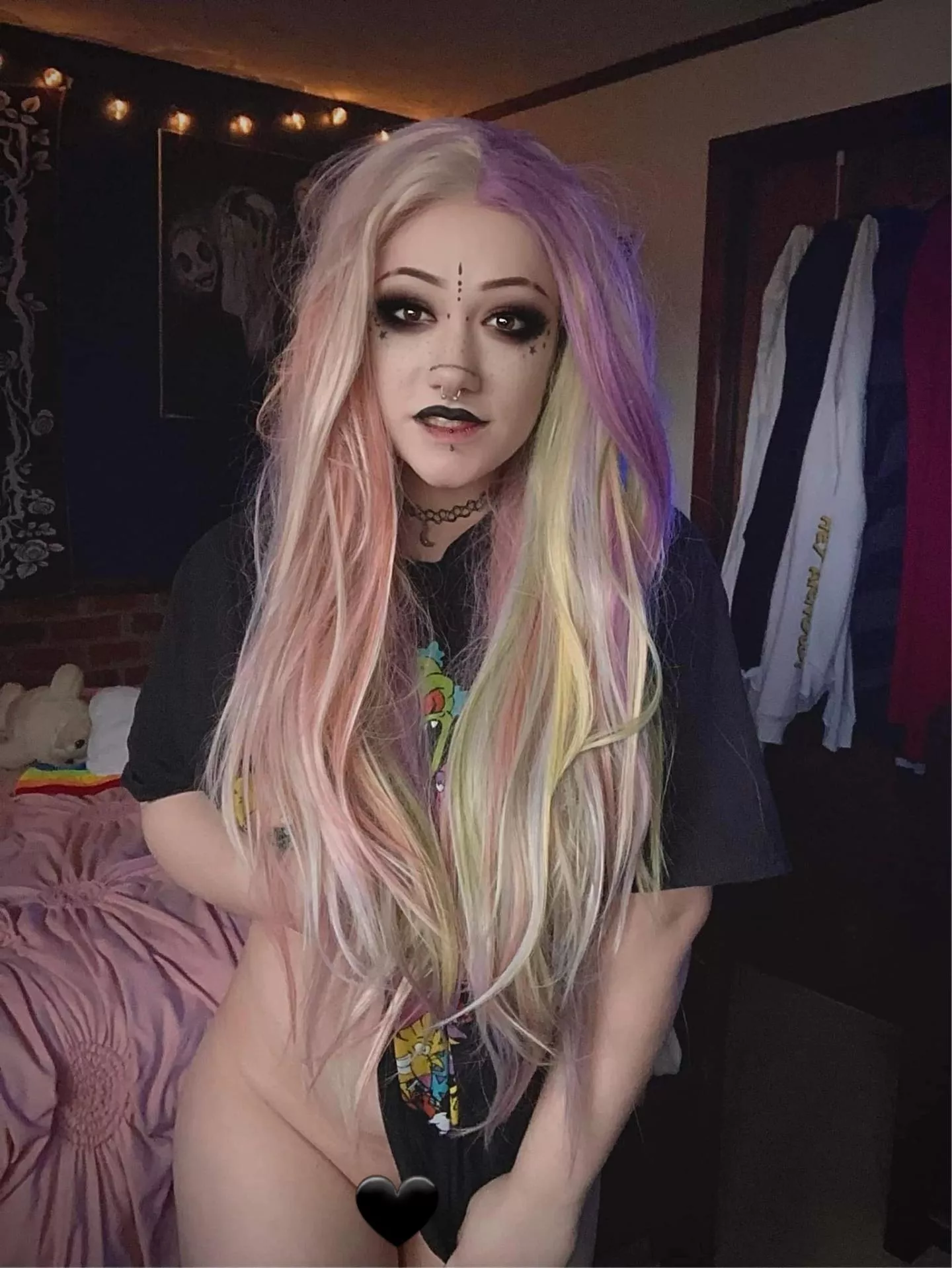 Eat booty 👅 Smoke doobie 💨 posted by opalm00nluna