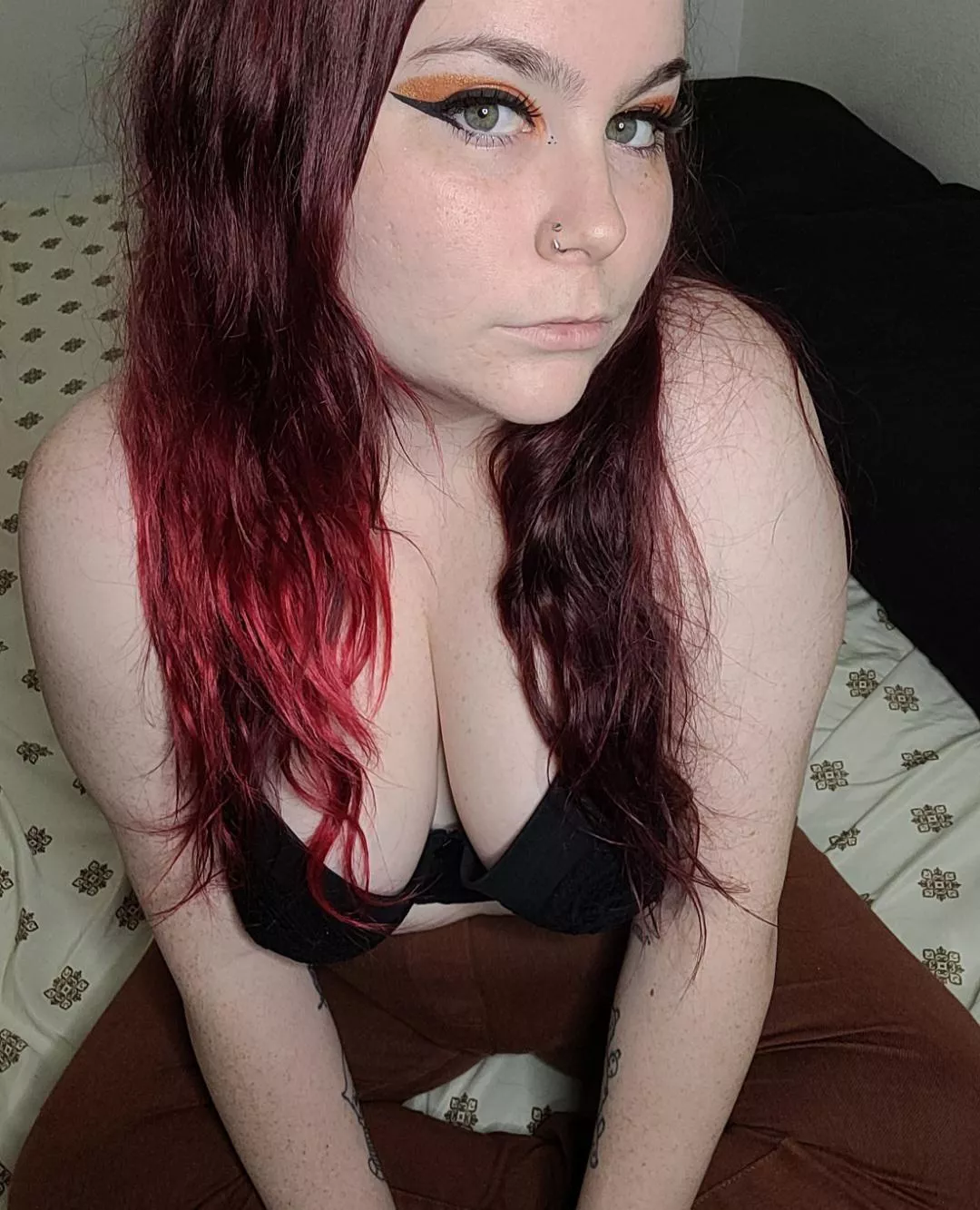 eat me while I'm hot 🔥 posted by ragdollrae