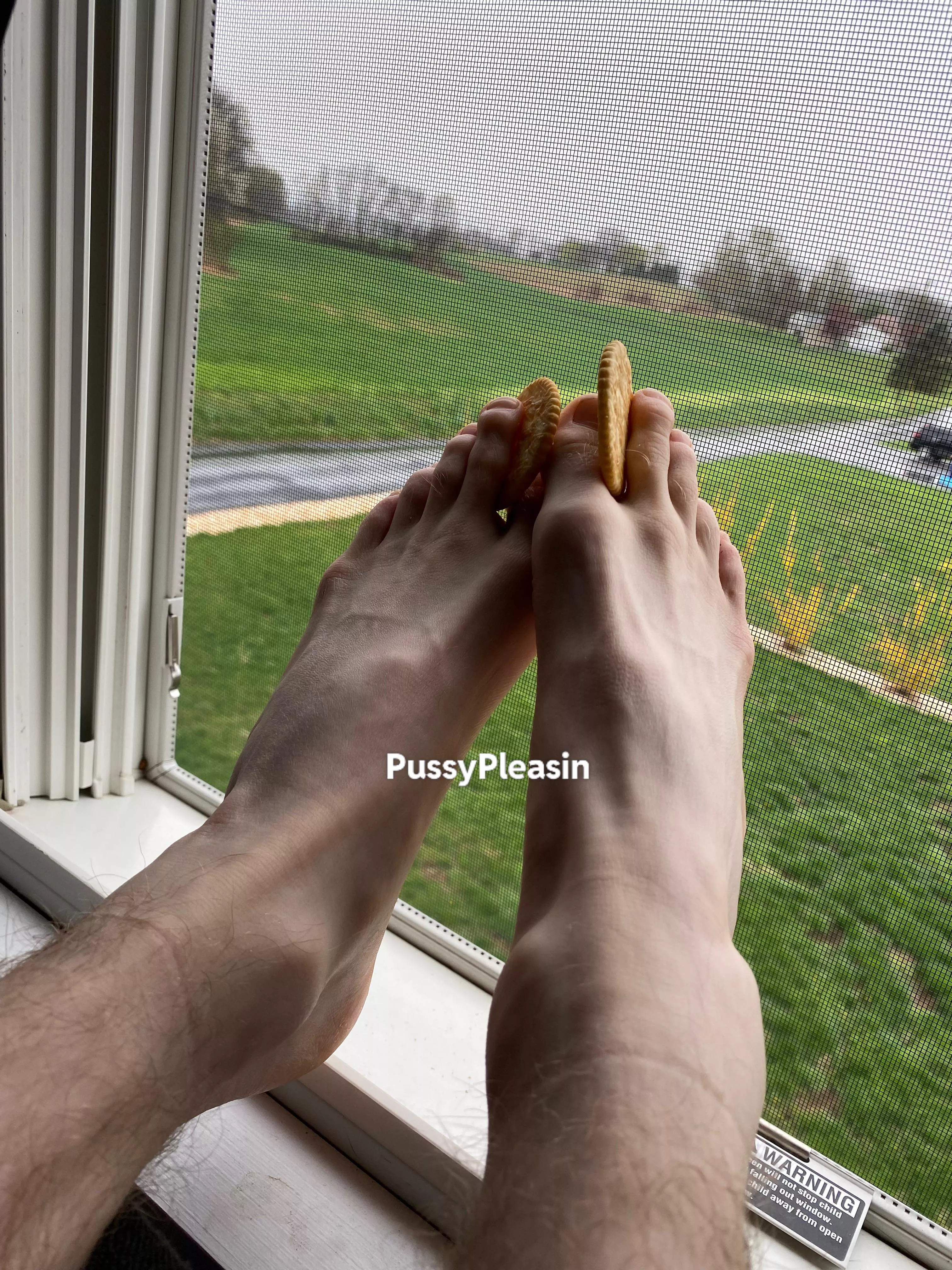 Eat the crackers before you touch the real treat 😌 posted by PussyPleasin