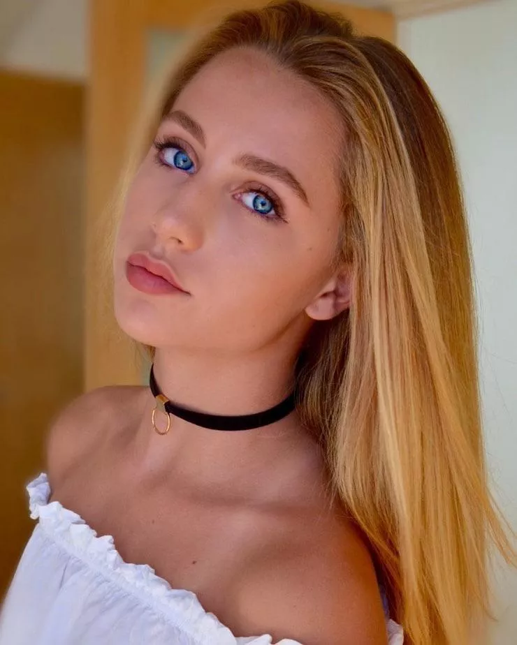 Eden McCoy posted by hiddenone987