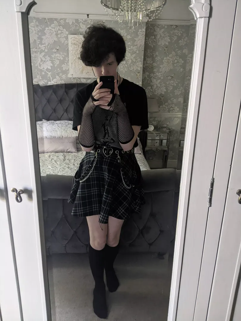 Edgy femboy vibes today >:3 posted by jimmyjimm31