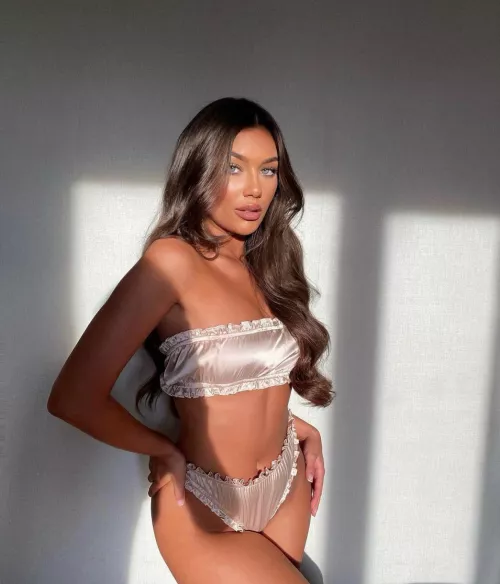 Eirinn by Aggressive-Inside825