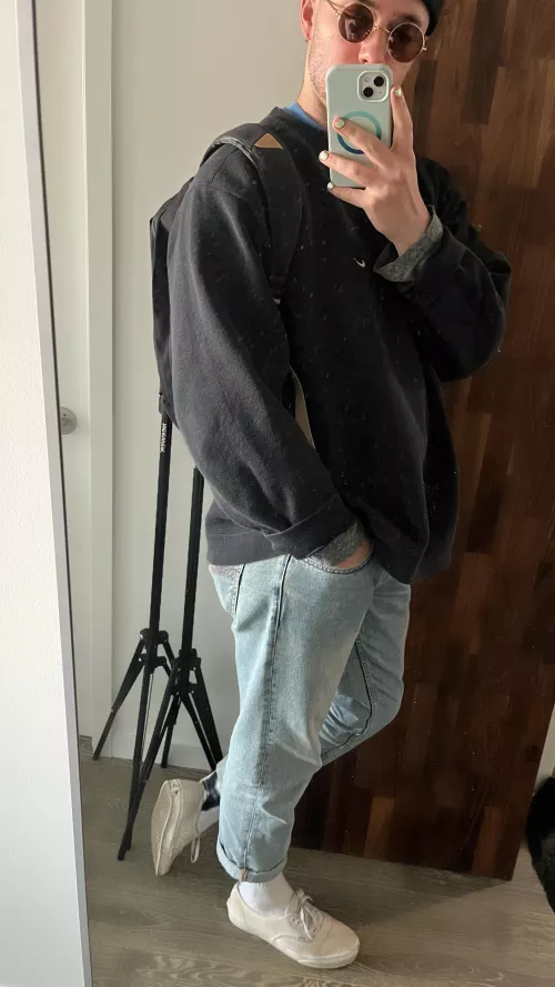 Elden Ring streamer goes outside to touch gra(ce)ss - what’re we playing today?! by UnstablePisces