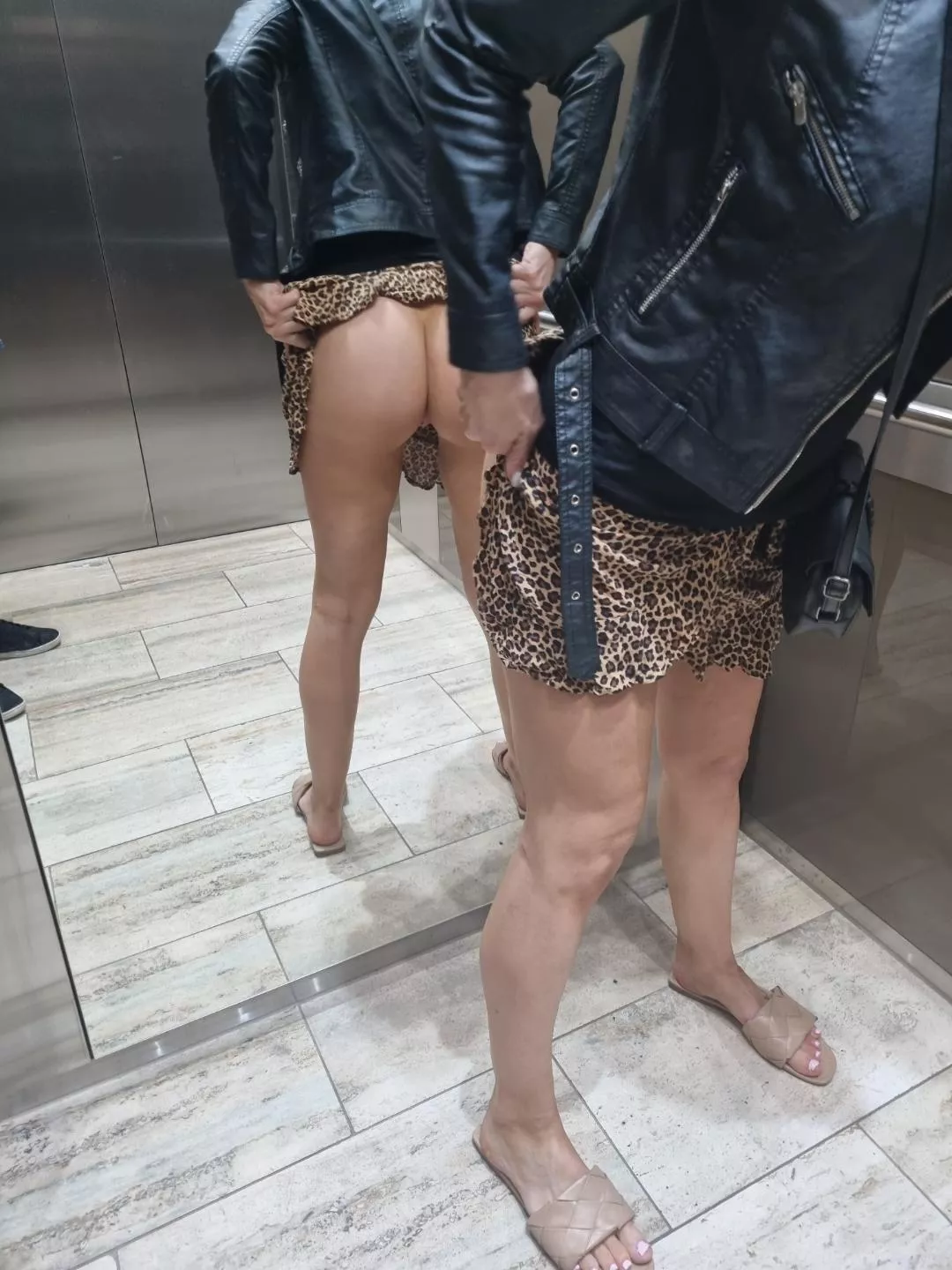 Elevator (F)lash posted by MissconcealedonOF