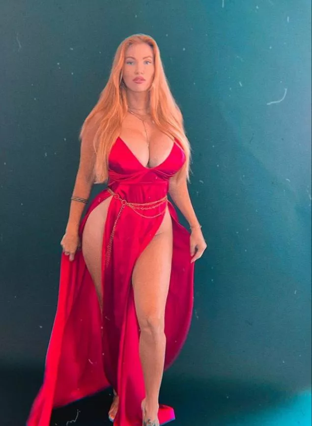 Elizabeth Oceans (@elizabethoceans) [Instagram] posted by RobJacksonF3