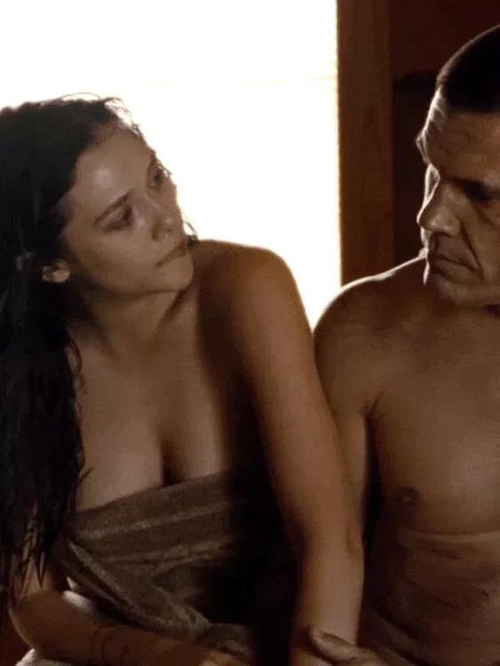 Elizabeth Olsen posted by confipete2