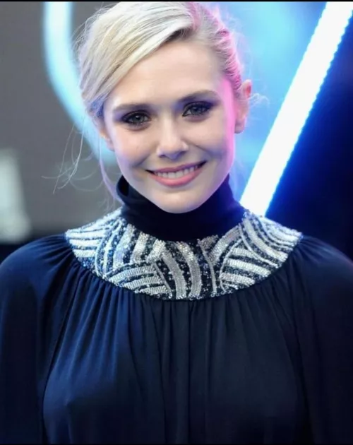 Elizabeth Olsen by lemonchin64