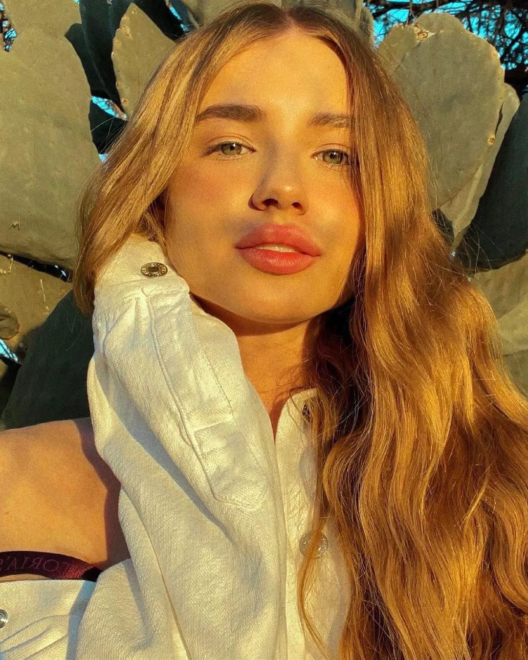 Elizabeth Vasilenko posted by cashmere1977-2