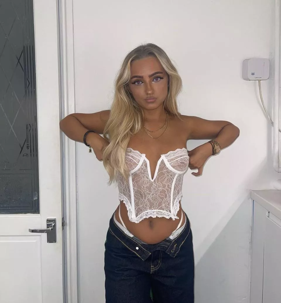 Ella posted by Healthy_Throat_9251