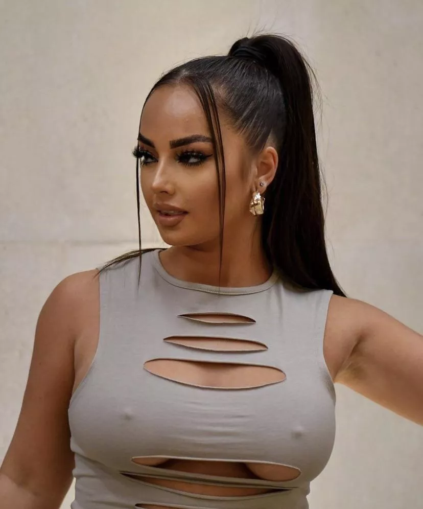 Ella posted by TopFlint0509LNC