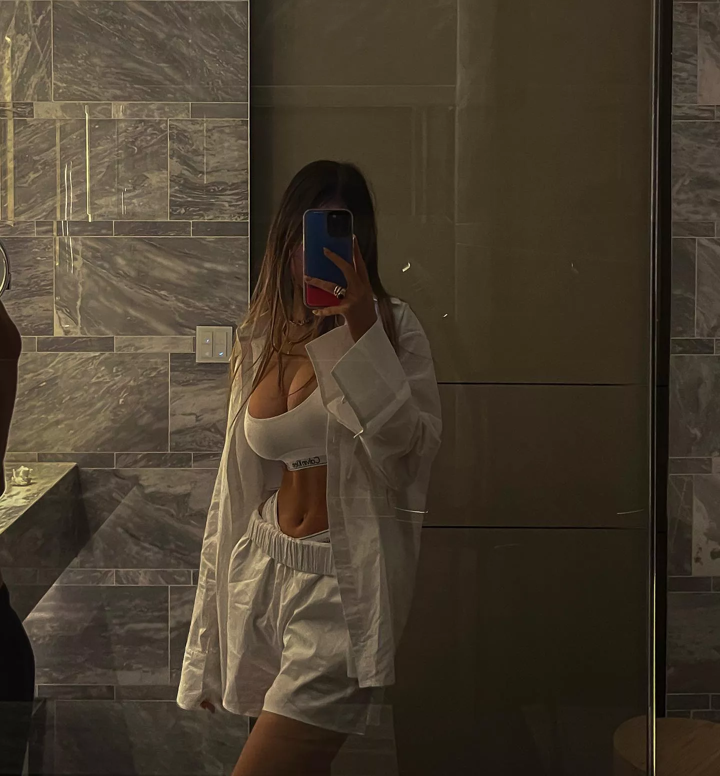 Ella posted by civilrainy