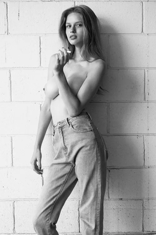 Elle Brittain by frediguer