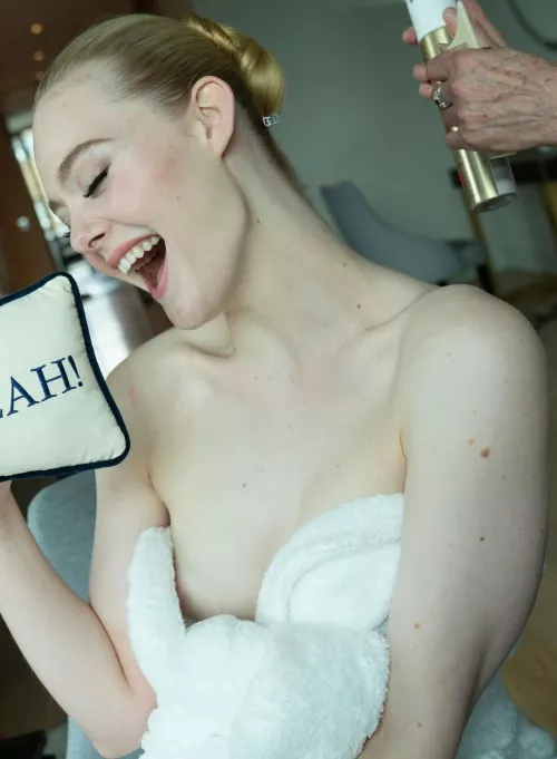 Elle Fanning by lebsages