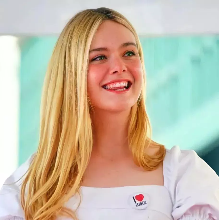 Elle Fanning posted by GlamMetalLion