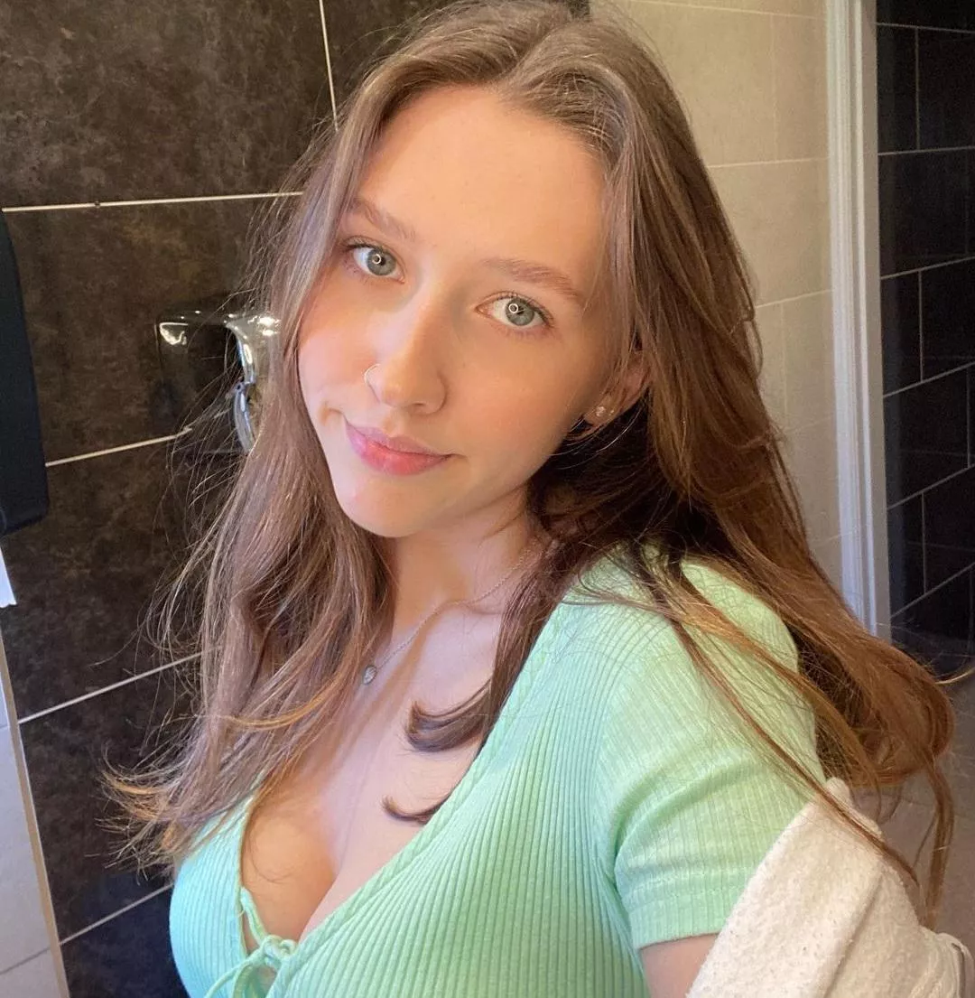 elle stringer posted by miasnowden