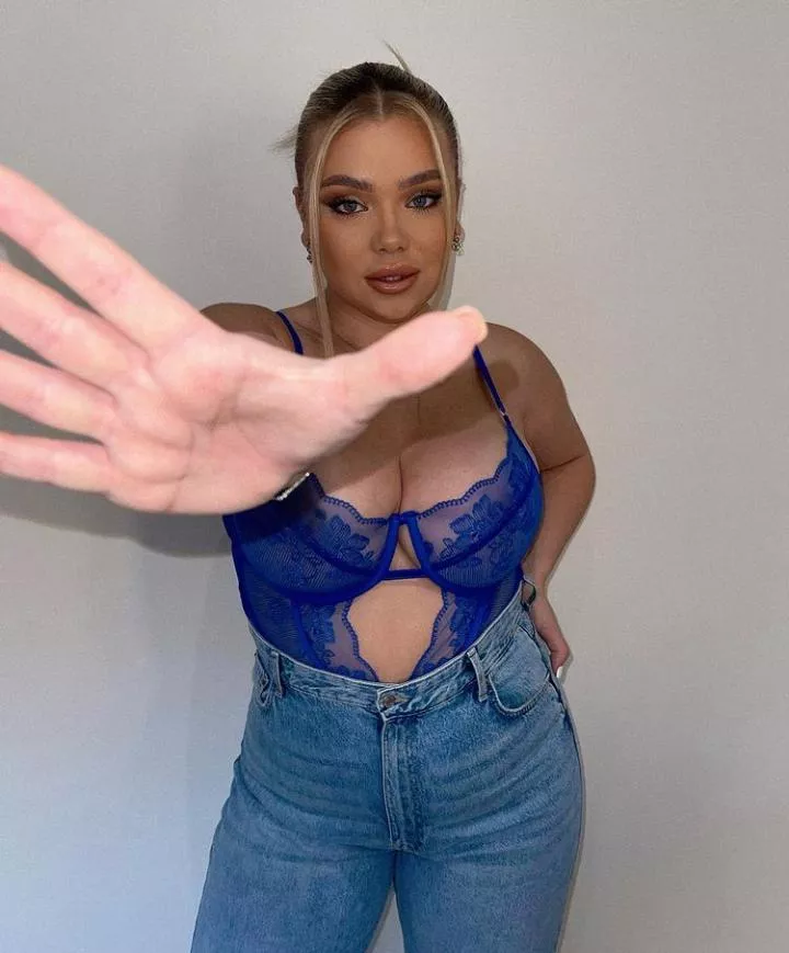 Ellie posted by corruptusextremis