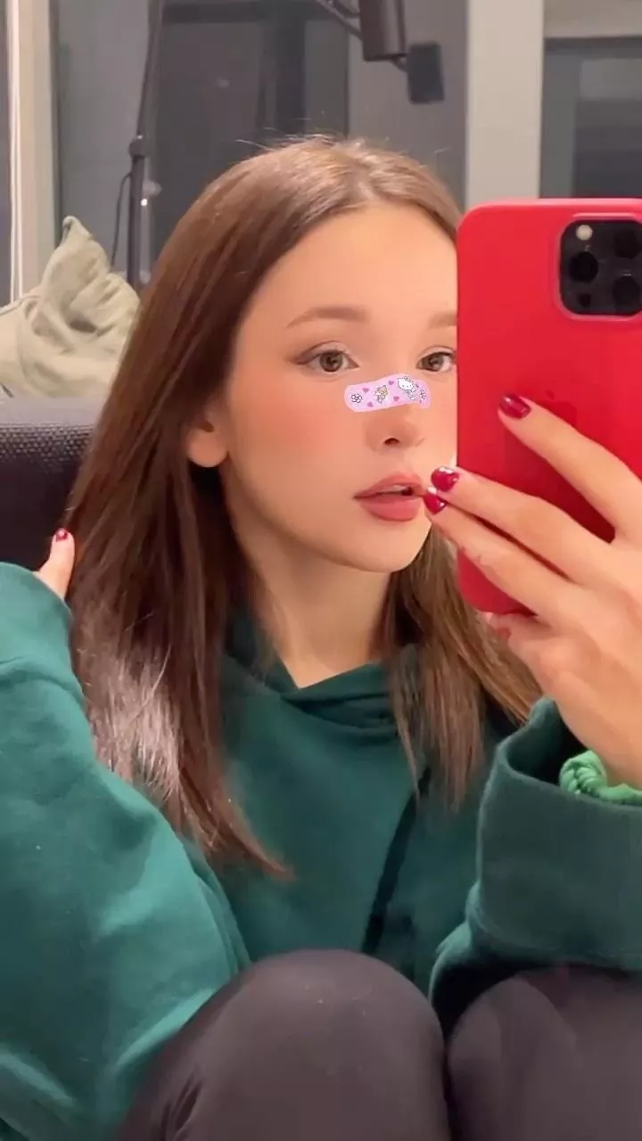 Ellie Leen (@itsnotellieleen) [Instagram] posted by Maxwell-95