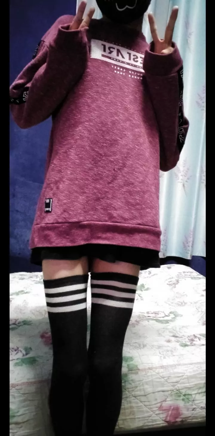 elo cute little people on my phone, how are you guys doing? :3 posted by rinnysori