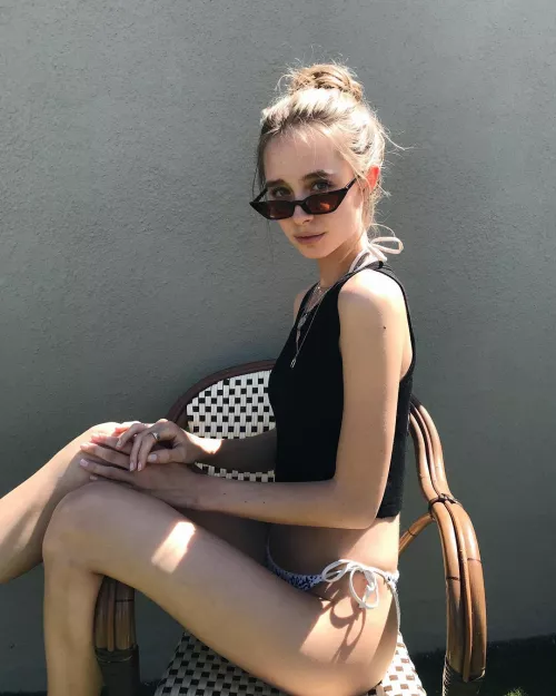 Emely Borsody by tomsmiththrowaway10