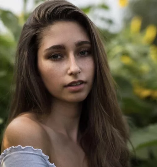 Emily by FrodoSkwalkerSnow