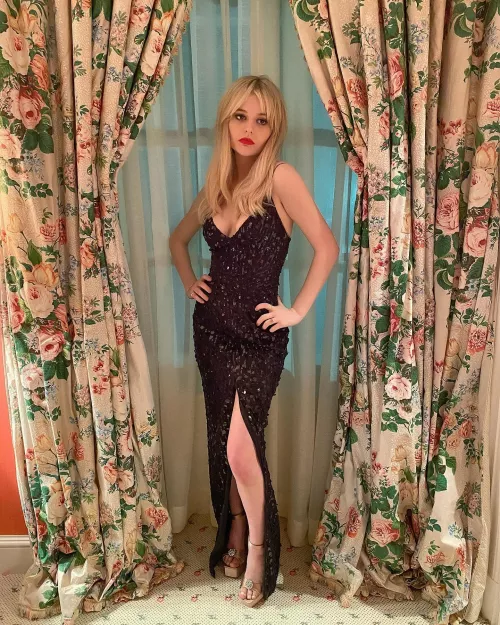 Emily Alyn Lind by OutlandishnessMean97