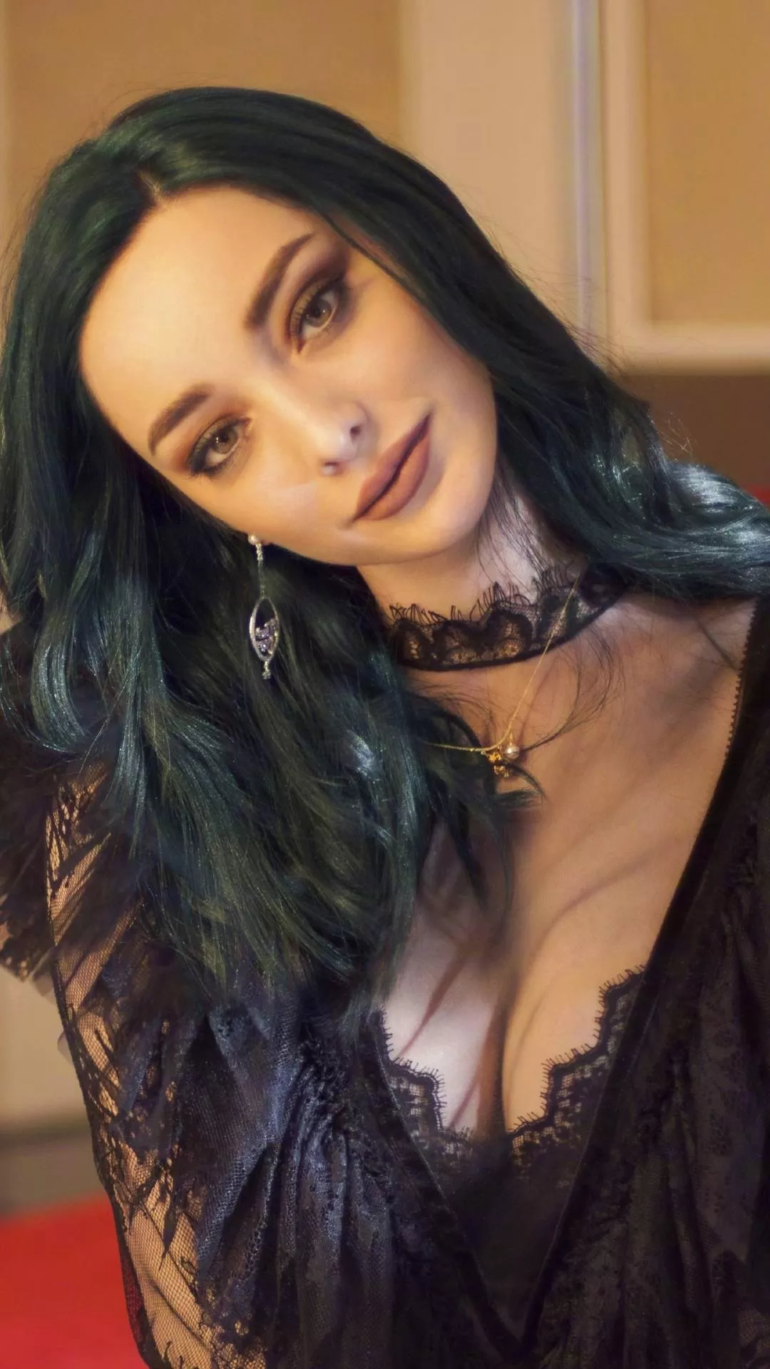 Emma Dumont posted by damianoaks14