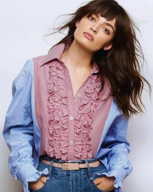 Emma Mackey by GlamMetalLion