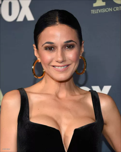 Emmanuelle Chriqui by throwaway_191019