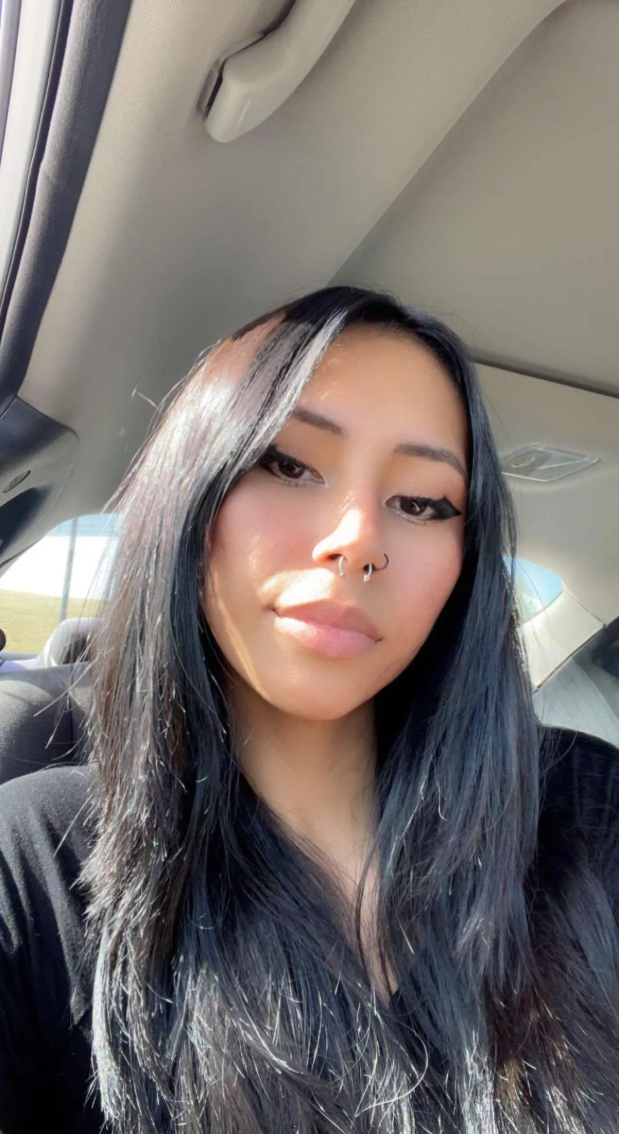 emo Latina 🖤 posted by meelliissax