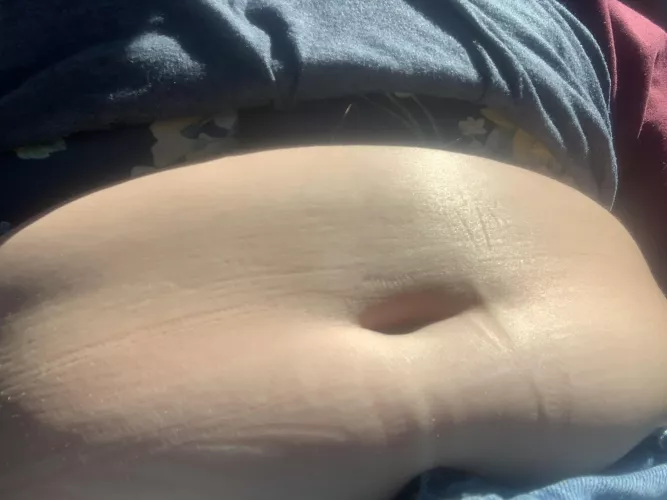 empty belly 😞 can u please come feed me by bigbellyblonde