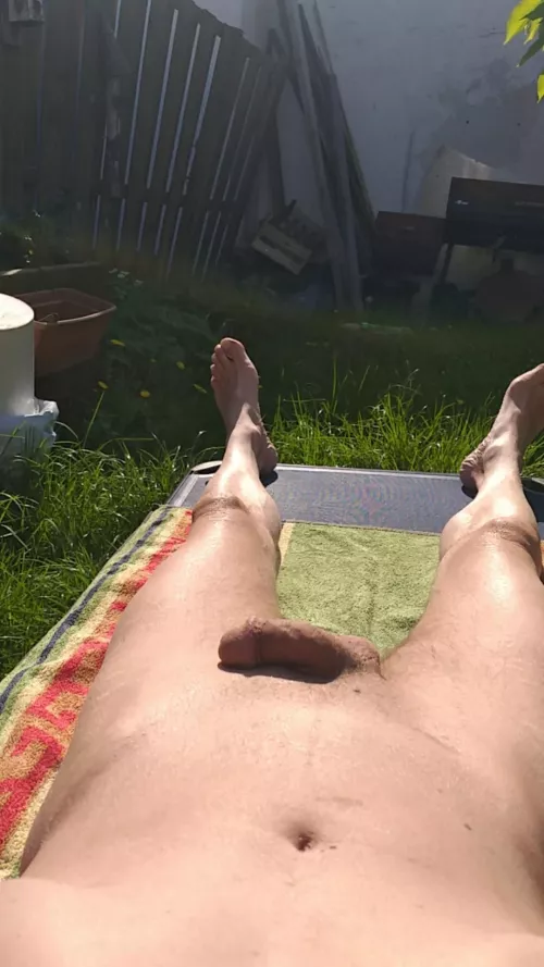 enjoy the sun by Shakthur