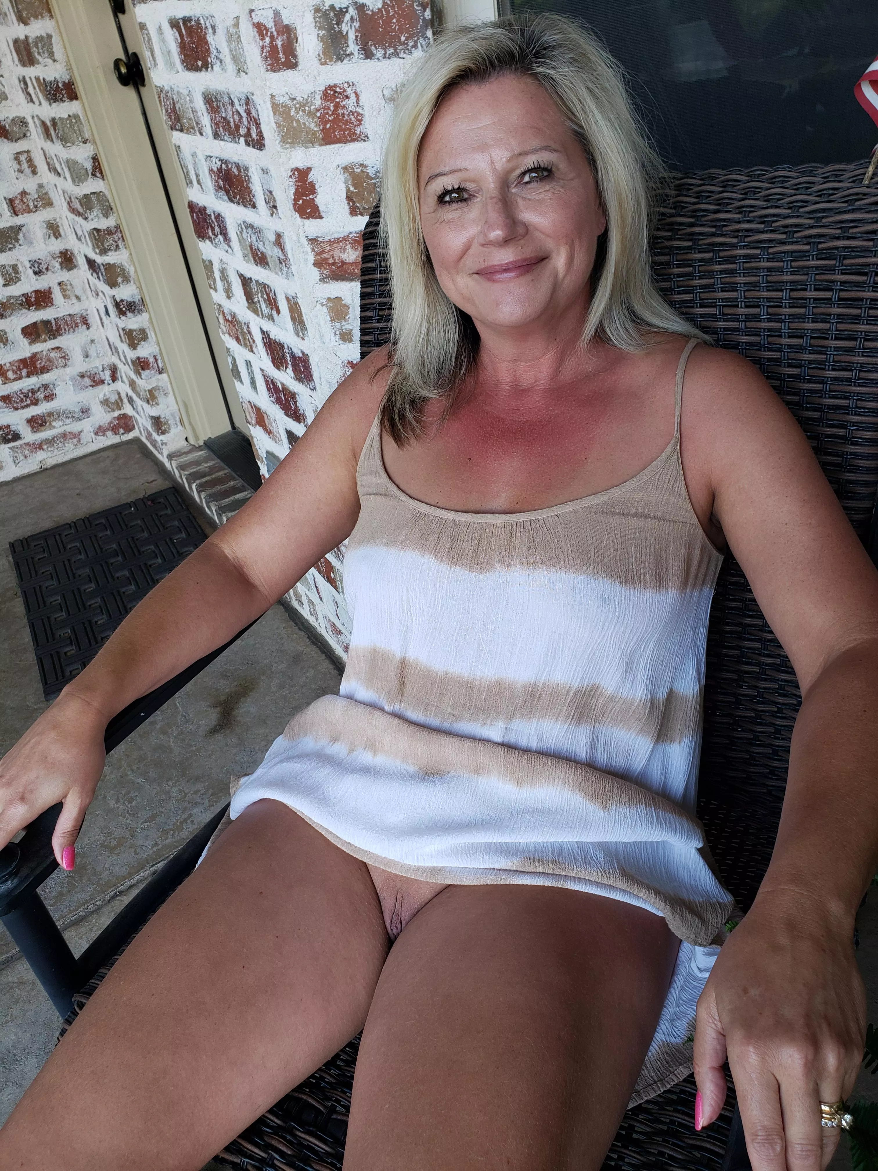 Enjoying the afternoon. posted by HOTELLIE