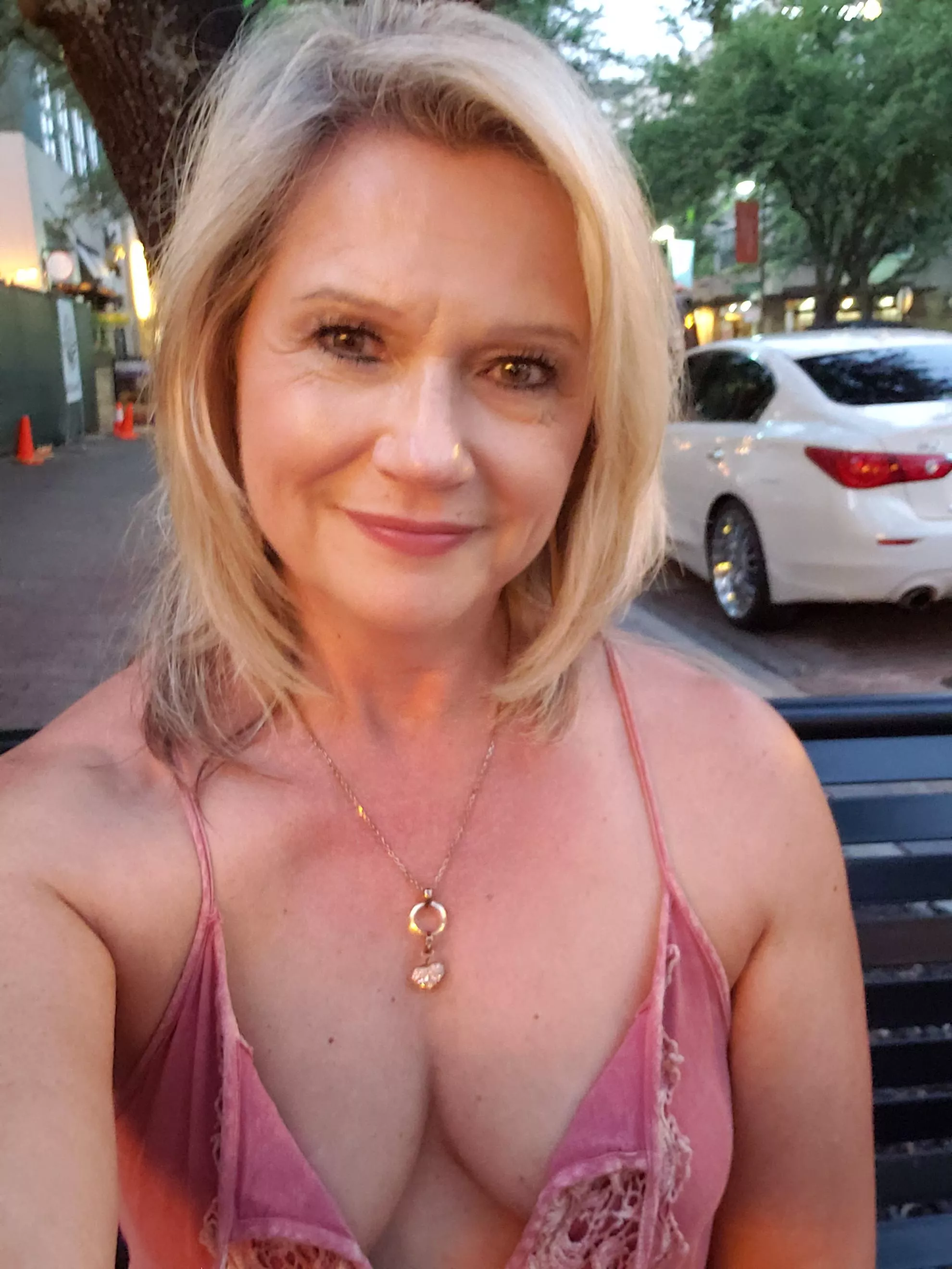 Enjoying the evening. posted by HOTELLIE