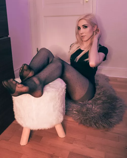 Enjoying the feel of nylon on my legs and soles... by Scoopcake